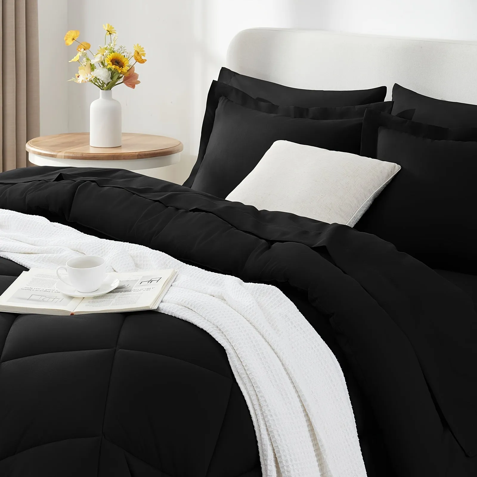 7-Piece Bed In A Bag Set - Soft, Breathable Comforter With Matching Sheets, Pillow Shams, and Cases - All-Season, Easy Care Bedding for a Cozy Sleeping Experience