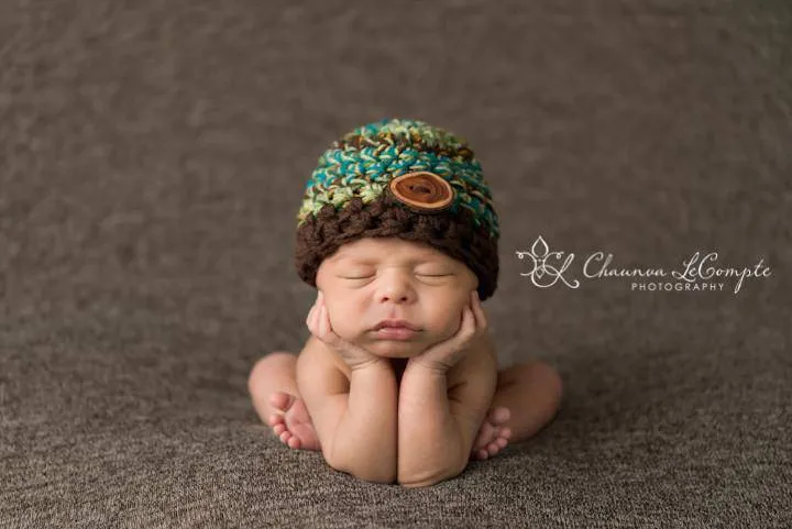 Newborn Button Hat Green Brown