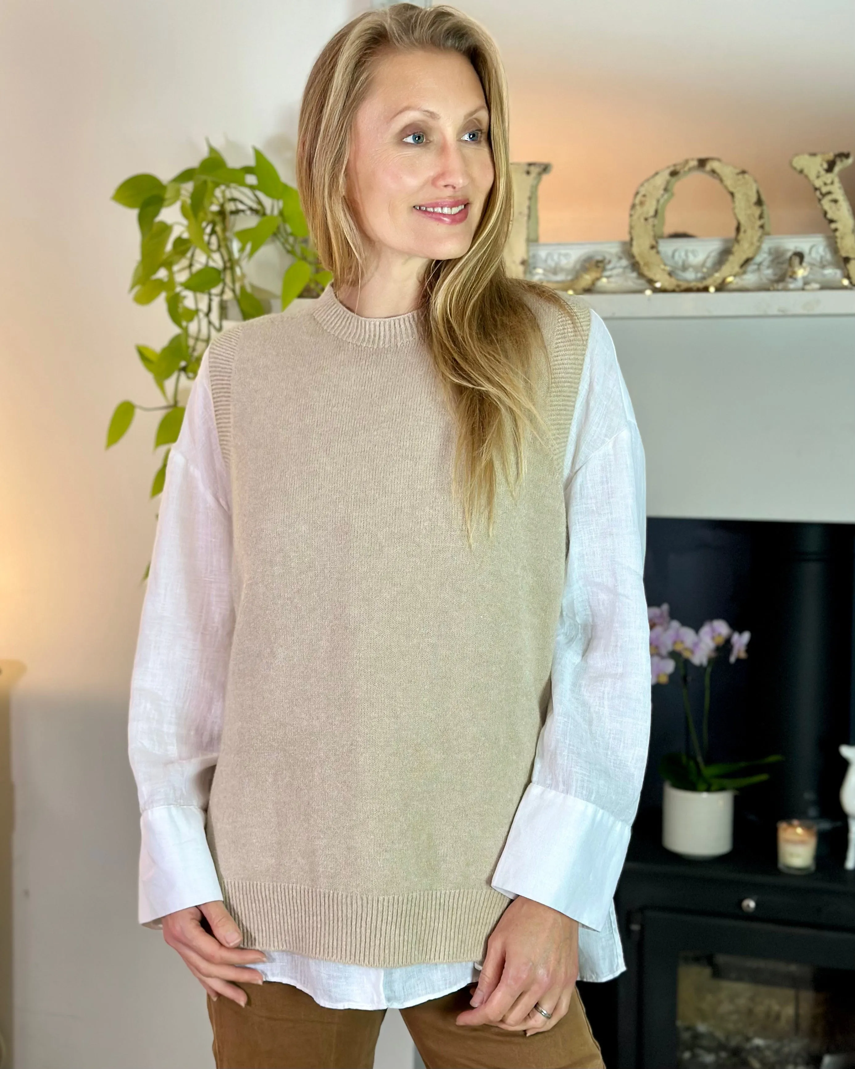 Round Neck Sleeveless Jumper - Beige