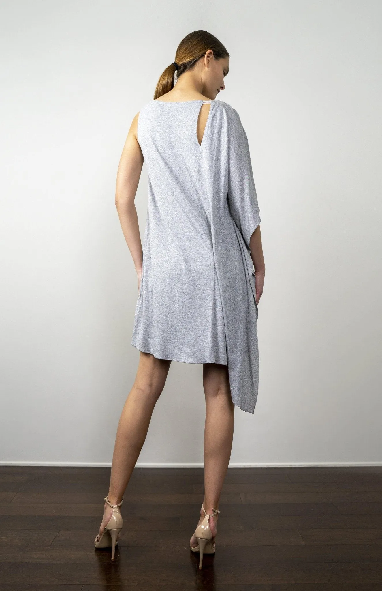 Serres | Minimal Lines: Chic Jersey Dress