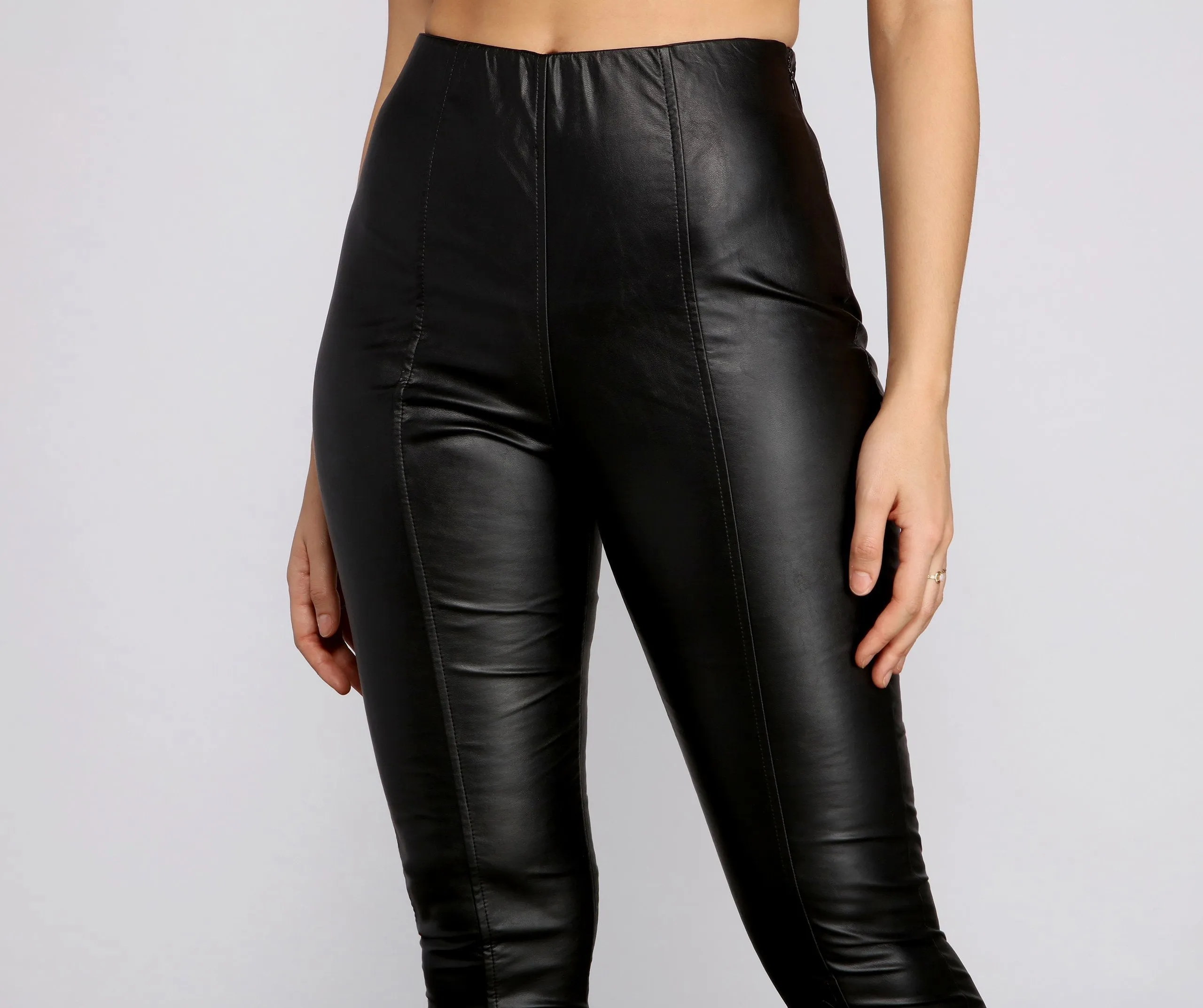 Sleek Details Faux Leather Leggings