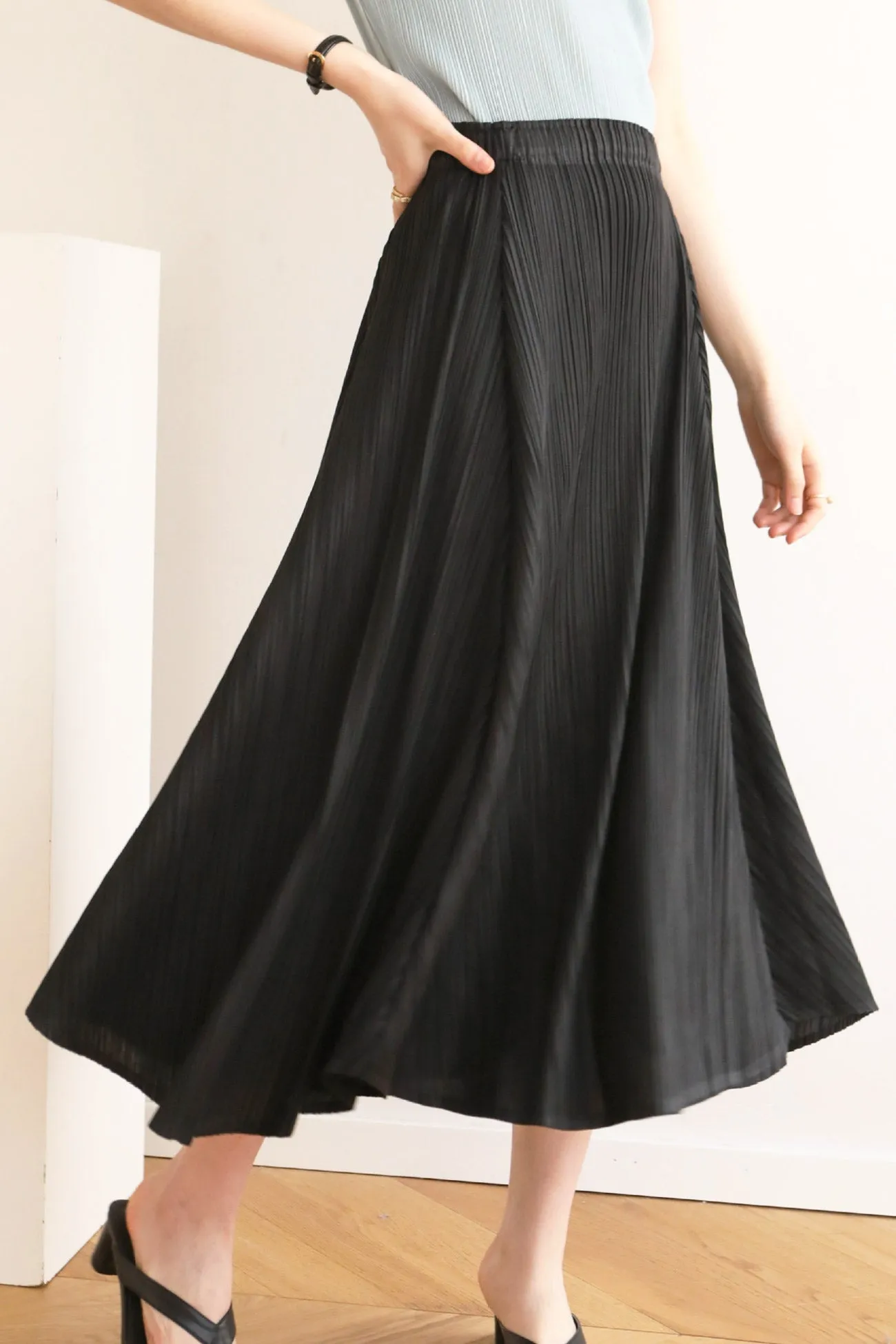 Solid Color Full Pleated High Waist Skirt