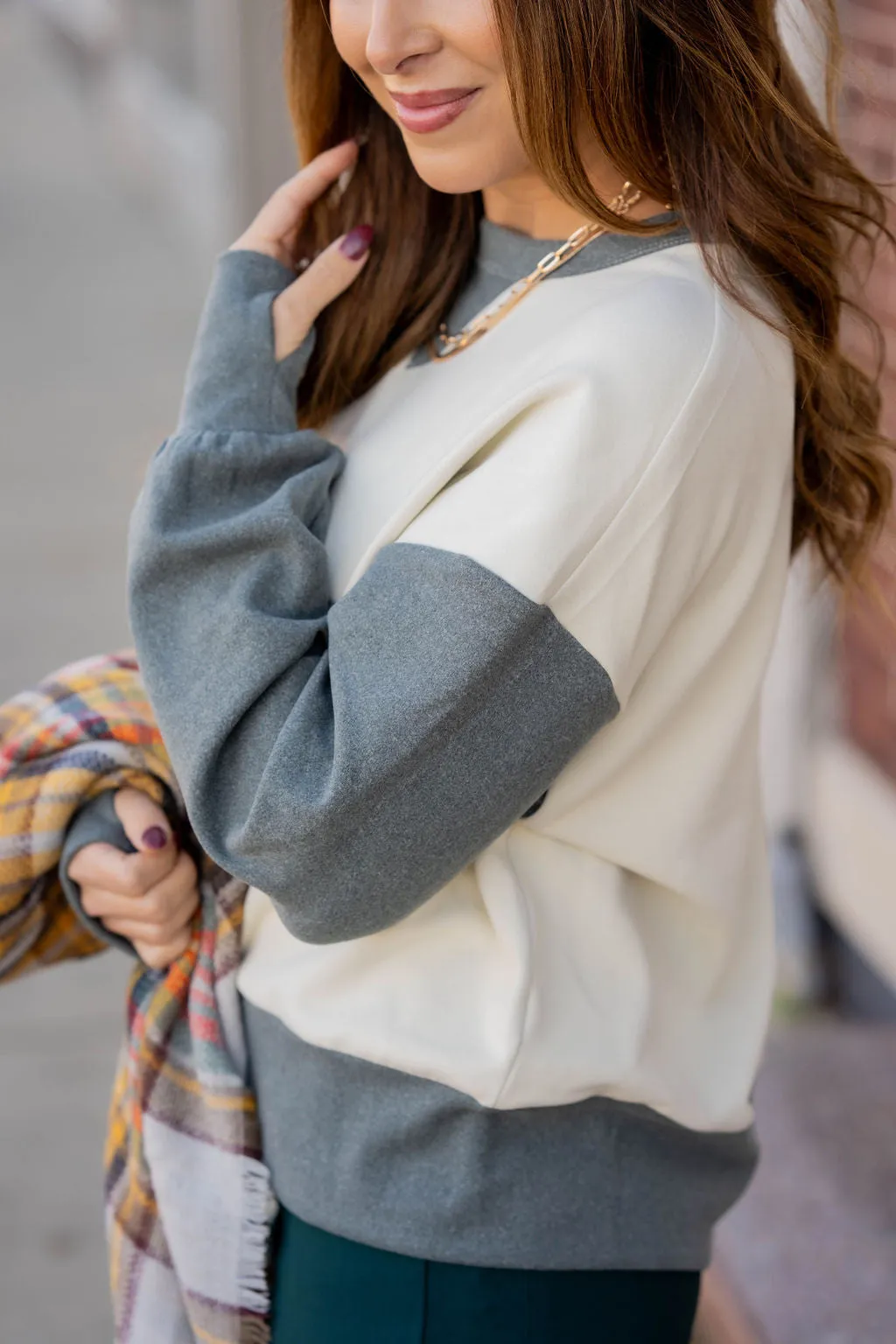 Two Tone Relaxed Sleeve Sweatshirt