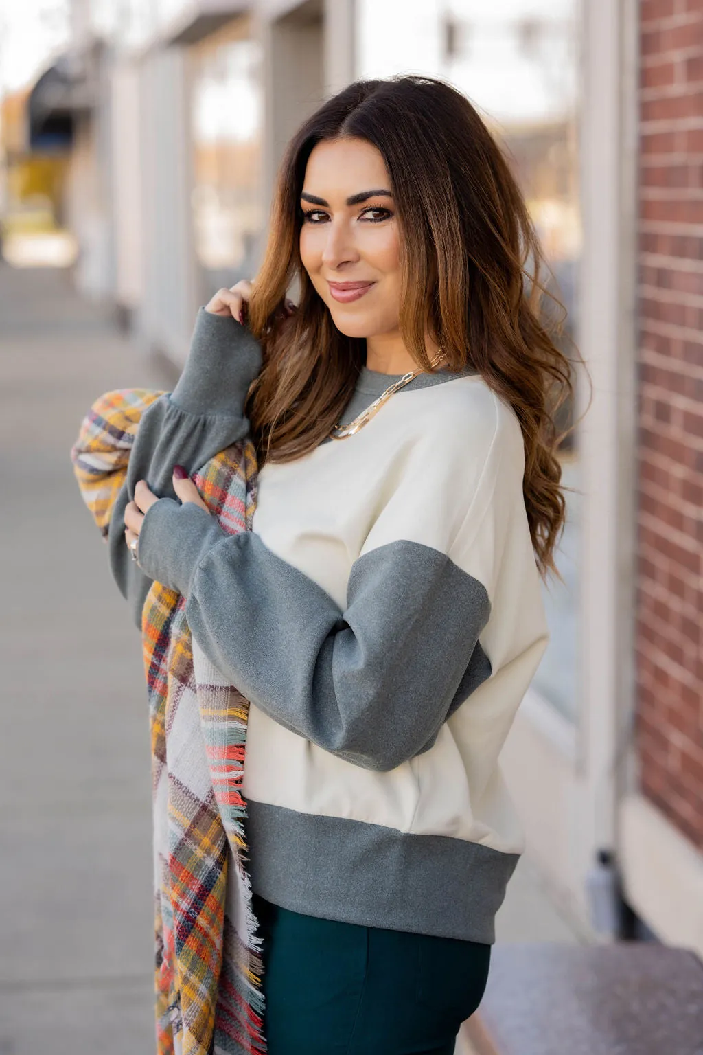 Two Tone Relaxed Sleeve Sweatshirt