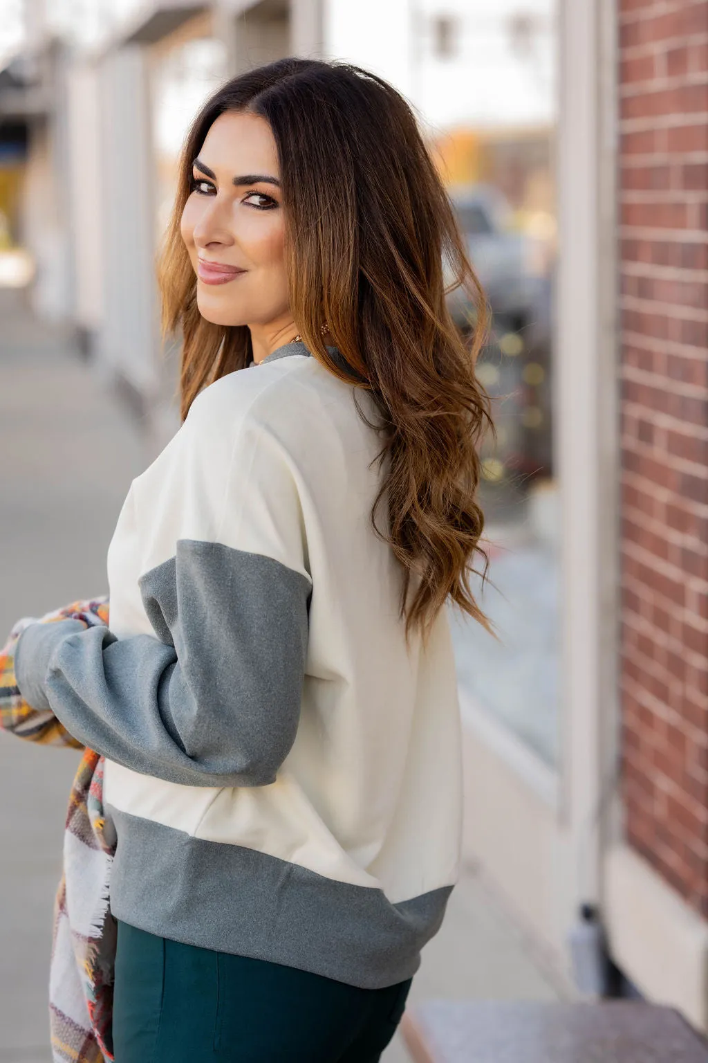 Two Tone Relaxed Sleeve Sweatshirt