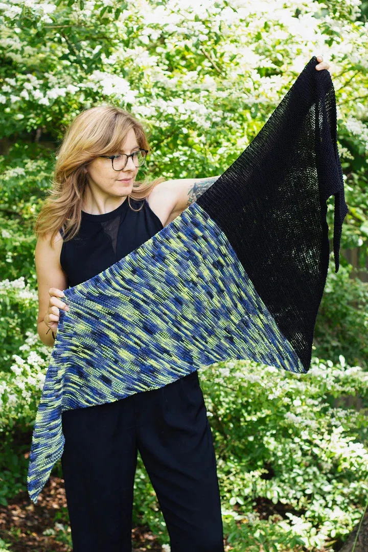 Universal Yarn - Blur Shawl Pattern