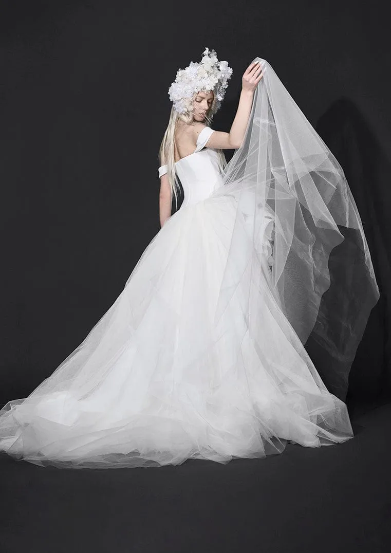 Vera Wang: Freda