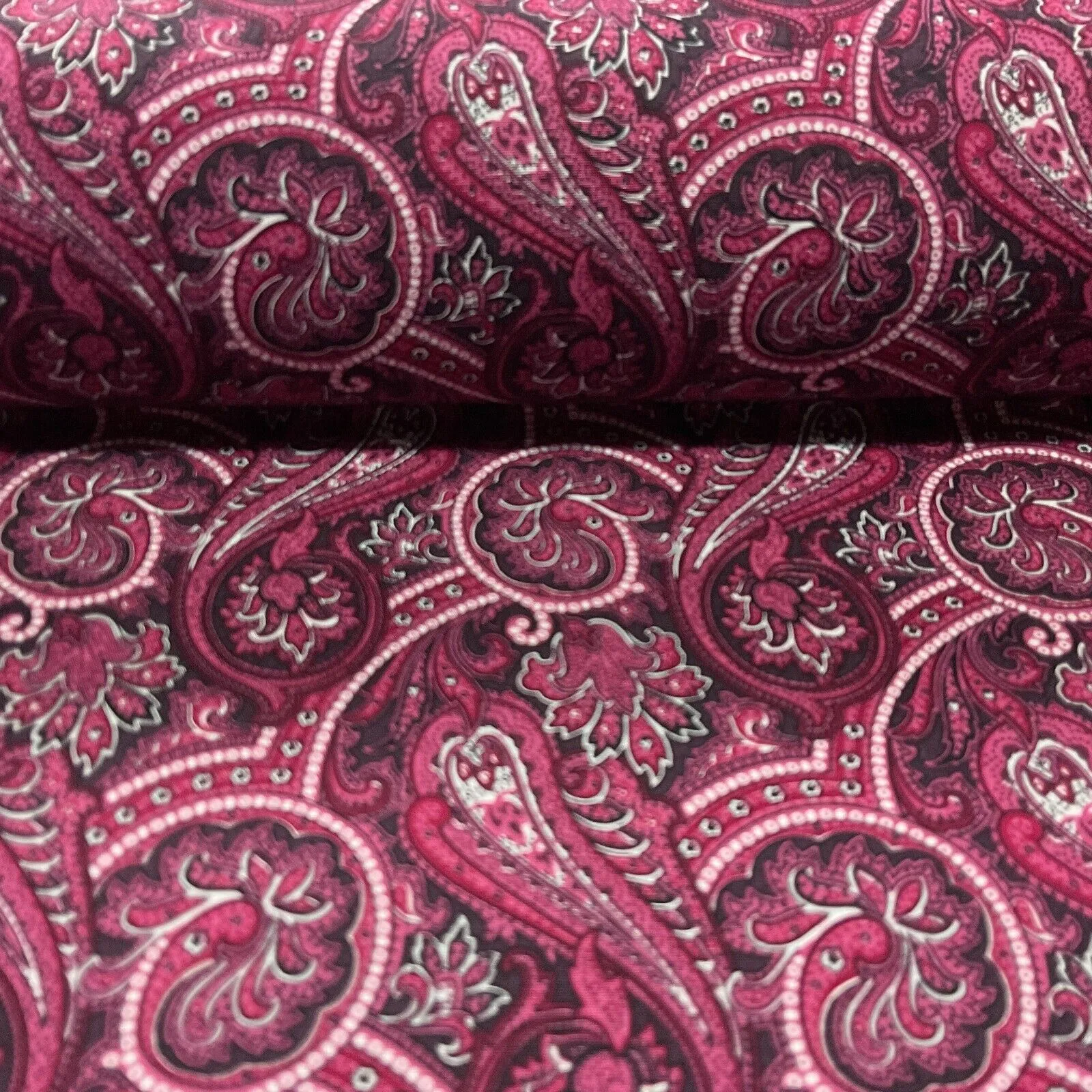 Vintage Paisley 100% cotton poplin printed dress craft fabric 112cm wide M1745