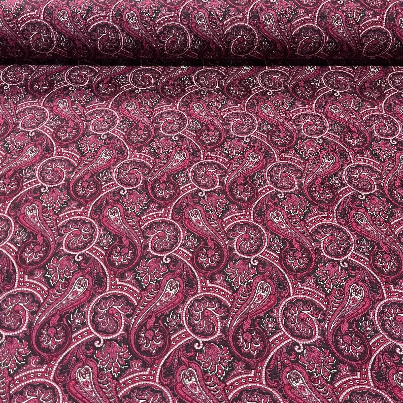 Vintage Paisley 100% cotton poplin printed dress craft fabric 112cm wide M1745