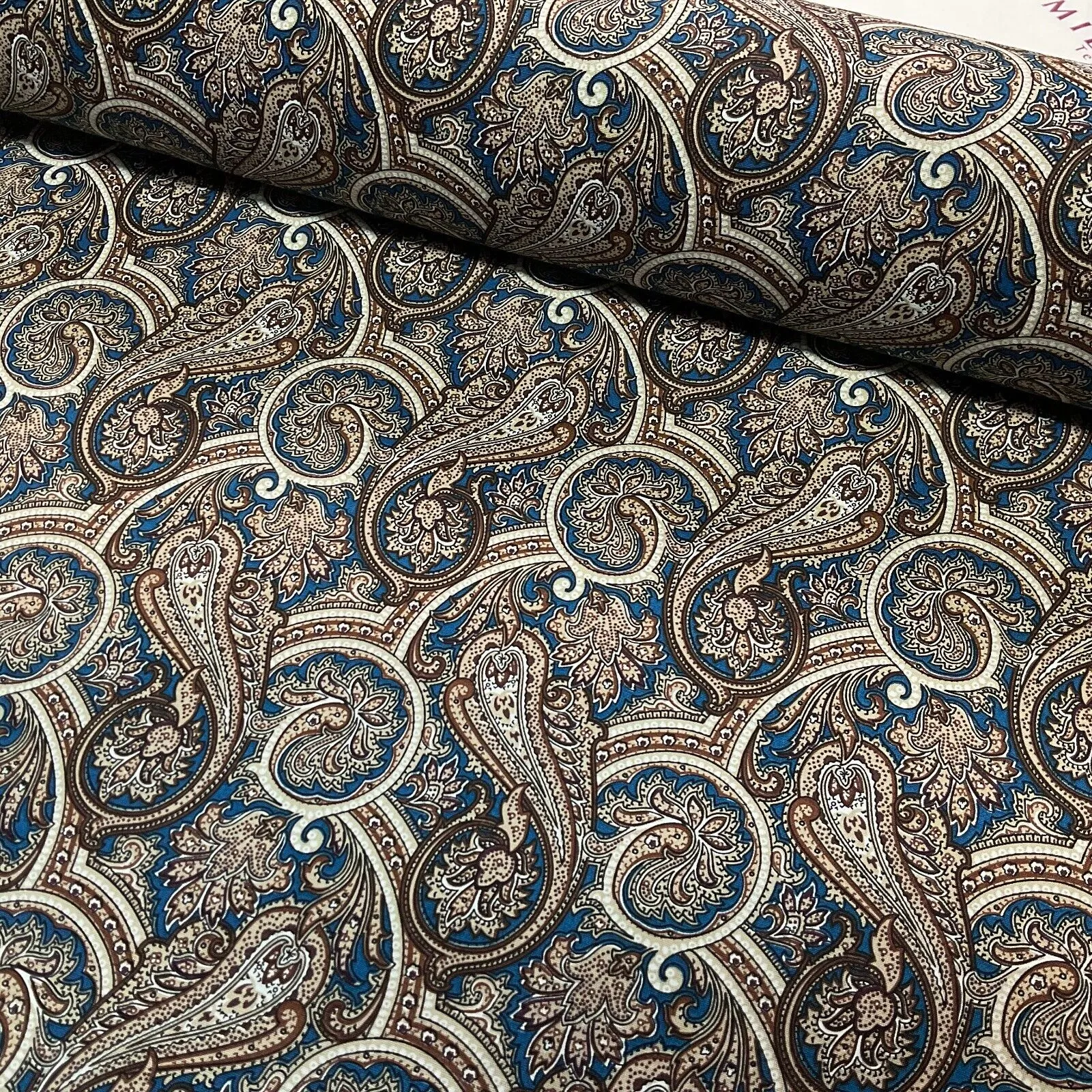 Vintage Paisley 100% cotton poplin printed dress craft fabric 112cm wide M1745