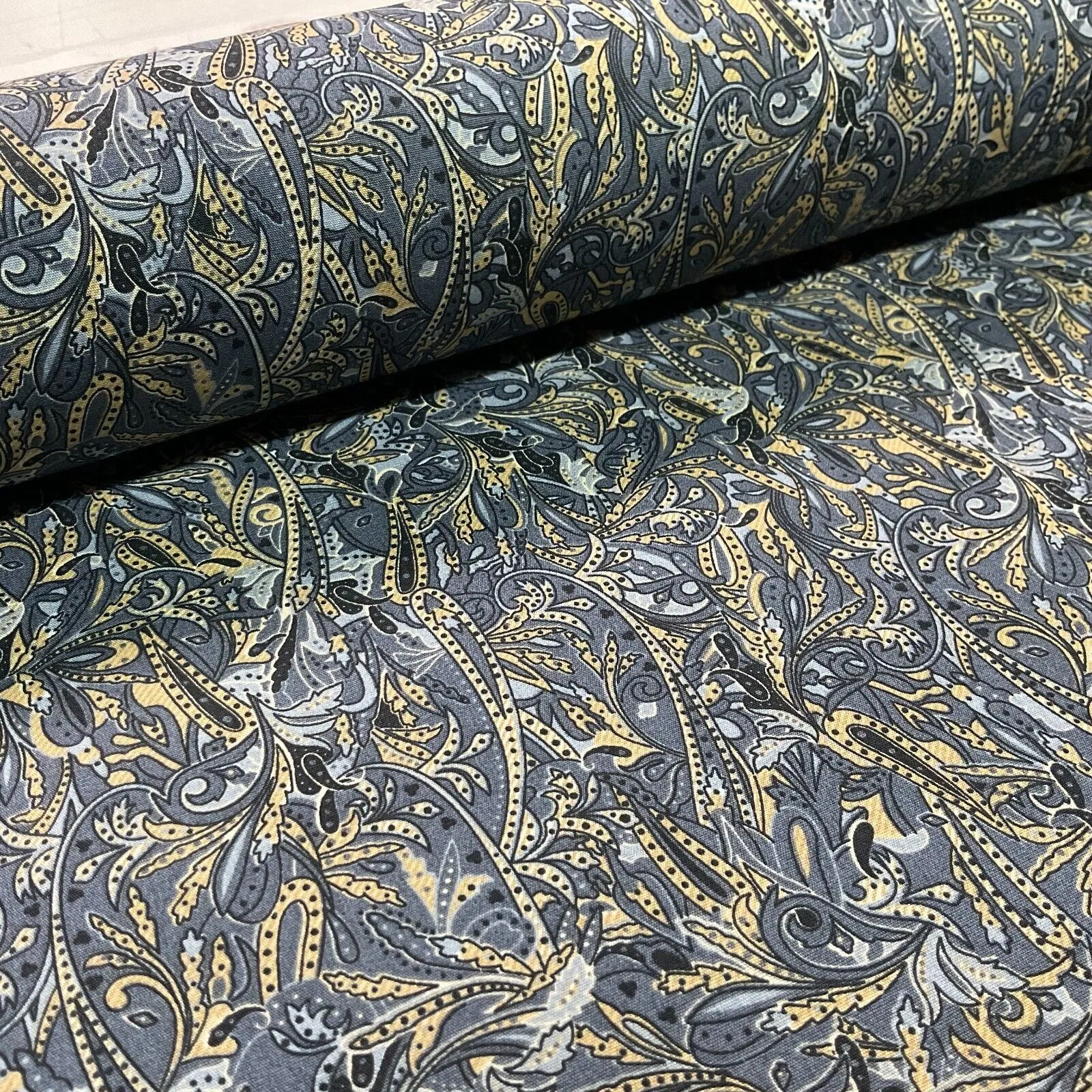 Vintage Paisley Cotton Poplin printed dress craft fabric 112cm wide M1743